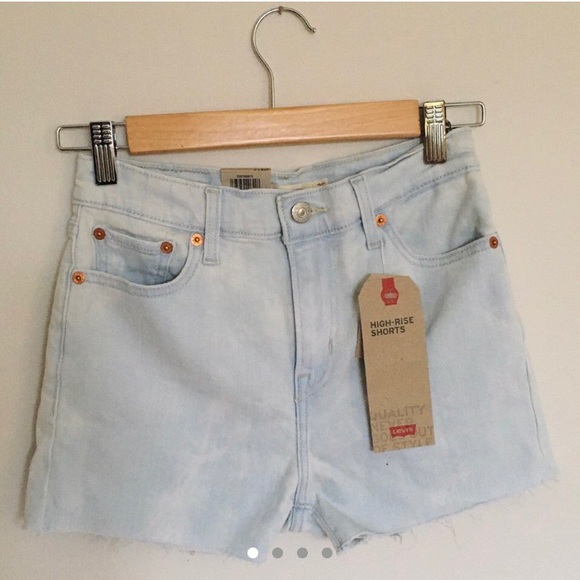 High rise Levi’s shorts - Picture 3 of 4